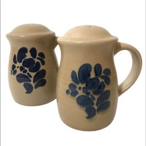 Vintage Pfaltzgraff Salt & Pepper Shaker Set